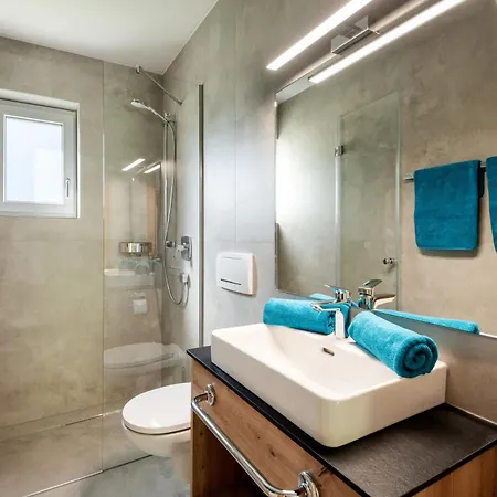 Andrea Caeciel - Alpline Kg Apartamento *